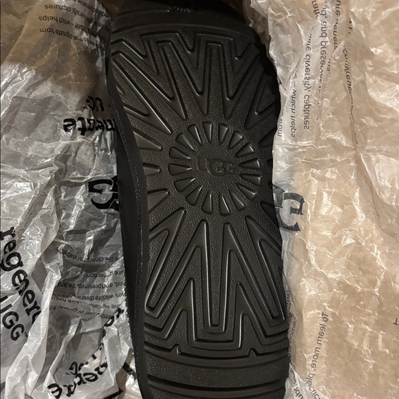 UGG-Tasman Leather Regen-Black - Picture 6 of 8